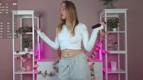 Vanessa online show from 09/19/25, 04:18