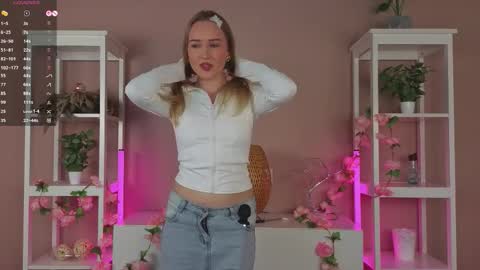 Vanessa online show from 10/03/25, 07:55