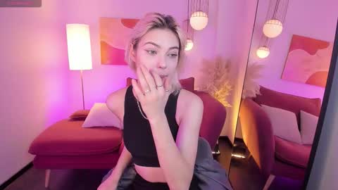 Snapshot of alysiasun chatting on 11/04/25, 06:45 Alysia online show from 11/04/25, 06:45