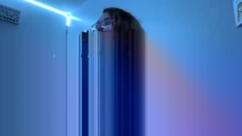 Snapshot of alyssa6960545 chatting on 09/18/25, 02:13 Lily online show from 09/18/25, 02:13