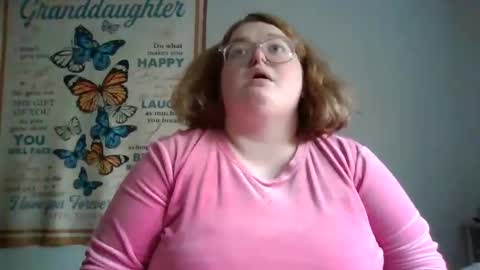 Snapshot of alyssa6960545 chatting on 10/20/25, 02:17 Lily online show from 10/20/25, 02:17