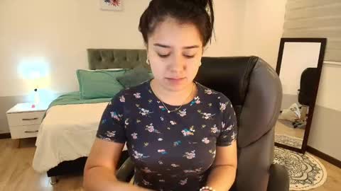 alyssia wolds online show from 02/06/25, 12:26