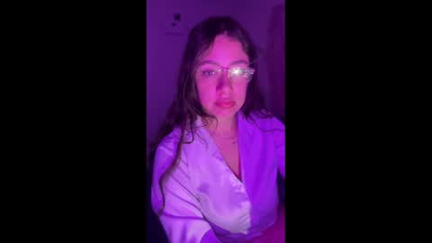 Snapshot of alythia chatting on 05/17/26, 01:47 alythia online show from 05/17/26, 01:47