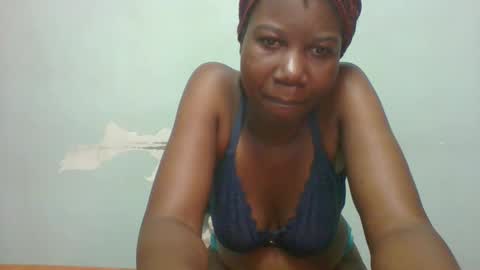 Snapshot of am_creme_delight chatting on 06/07/26, 02:05 am_creme_delight online show from 06/07/26, 02:05