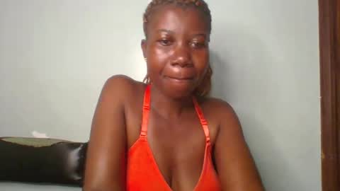 Snapshot of am_creme_delight chatting on 06/14/26, 12:18 am_creme_delight online show from 06/14/26, 12:18