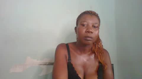 Snapshot of am_creme_delight chatting on 06/15/26, 12:29 am_creme_delight online show from 06/15/26, 12:29
