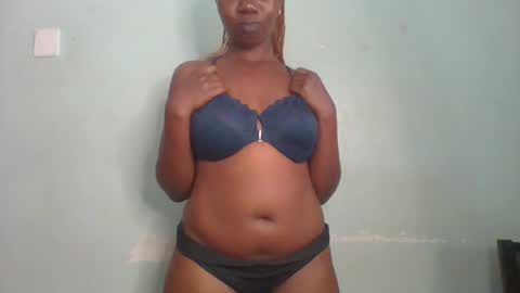 Snapshot of am_creme_delight chatting on 06/20/26, 12:30 am_creme_delight online show from 06/20/26, 12:30