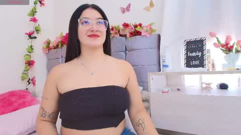 Isabella online show from 04/30/26, 08:57
