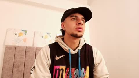 Amadeo Wild online show from 01/30/25, 04:02