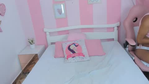 Snapshot of amaia_monroe chatting on 12/05/25, 04:36 amaia_monroe online show from 12/05/25, 04:36