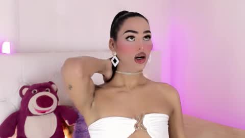 amal_baddel_ online show from 11/23/25, 03:39