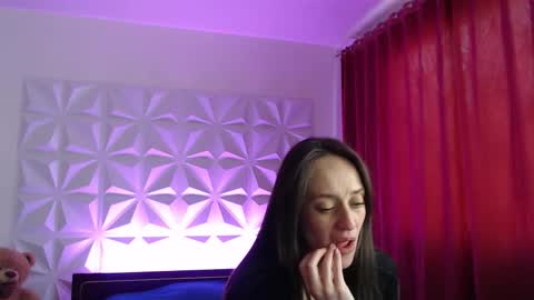 Amalett online show from 10/19/25, 12:17