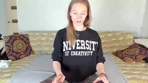 Amalia online show from 07/18/26, 09:02