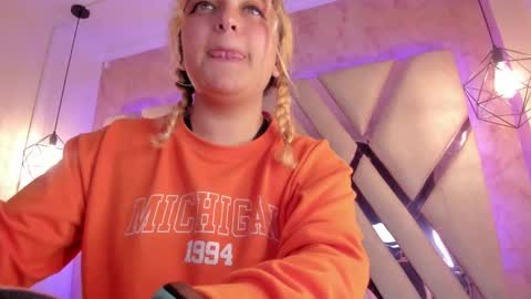 Amalia Im Back See you soon this January 7 at 10 pm Colombia time online show from 02/07/25, 09:05