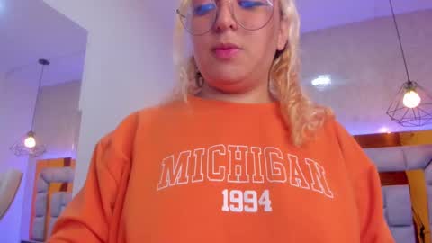 Amalia Im Back See you soon this January 7 at 10 pm Colombia time online show from 02/16/25, 11:16