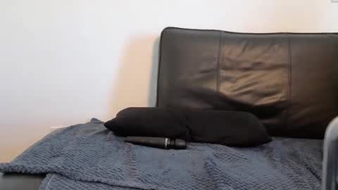 Amalia    online show from 09/18/25, 06:37