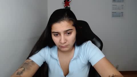 Snapshot of amanda5star chatting on 12/22/25, 06:49 The queen of the biceps online show from 12/22/25, 06:49