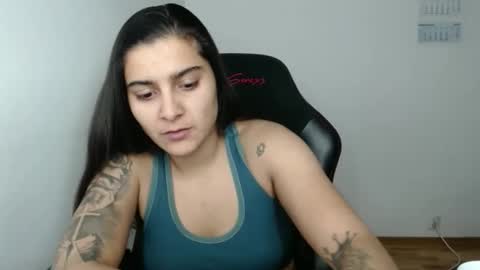 Snapshot of amanda5star chatting on 01/13/26, 07:52 The queen of the biceps online show from 01/13/26, 07:52