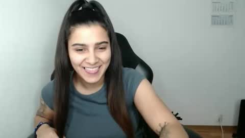 Snapshot of amanda5star chatting on 01/16/26, 05:06 The queen of the biceps online show from 01/16/26, 05:06