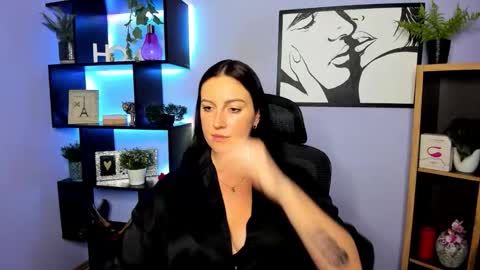 Snapshot of amanda_burn chatting on 03/17/26, 06:33 Amanda online show from 03/17/26, 06:33