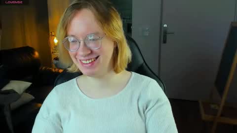 Hi im Amanda online show from 11/30/25, 02:54