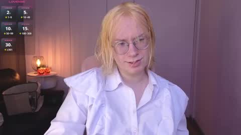 Snapshot of amanda_butlerr chatting on 05/28/26, 01:19 Hi im Amanda online show from 05/28/26, 01:19