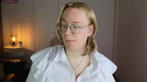 Snapshot of amanda_butlerr chatting on 06/05/26, 12:44 Hi im Amanda online show from 06/05/26, 12:44