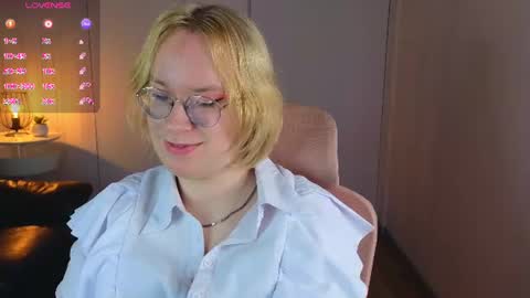 Snapshot of amanda_butlerr chatting on 06/29/26, 10:15 Hi im Amanda online show from 06/29/26, 10:15