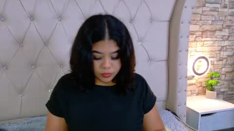 Snapshot of amanda_mooree_ chatting on 04/28/26, 04:06 Amanda Moore online show from 04/28/26, 04:06