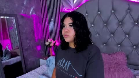 Snapshot of amanda_mooree_ chatting on 05/06/26, 03:35 Amanda Moore online show from 05/06/26, 03:35