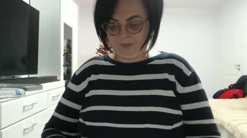 Snapshot of amanda_muller5 chatting on 12/13/25, 09:53 Anda .. online show from 12/13/25, 09:53