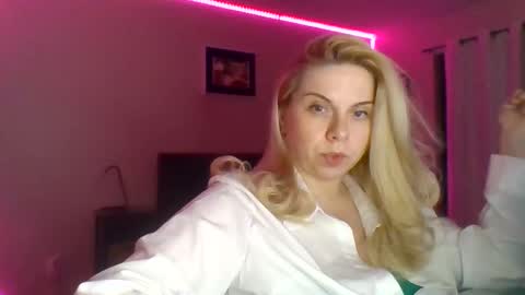 Snapshot of amandainbloom chatting on 12/02/25, 06:30 Amanda online show from 12/02/25, 06:30