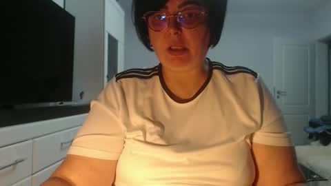Snapshot of amandamuller1982 chatting on 04/21/26, 04:45 Anda online show from 04/21/26, 04:45