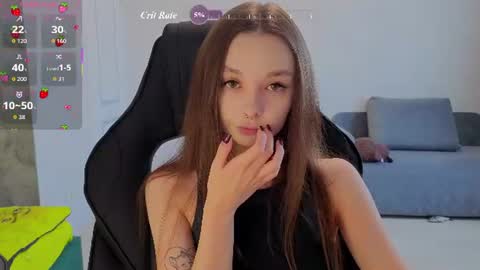 Snapshot of amaneli chatting on 06/25/26, 01:04 Mila online show from 06/25/26, 01:04