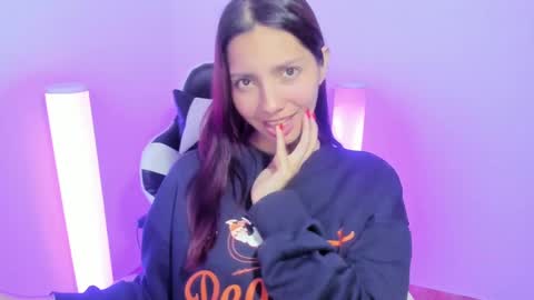 Snapshot of amara_22_ chatting on 01/16/25, 04:38 Liz online show from 01/16/25, 04:38