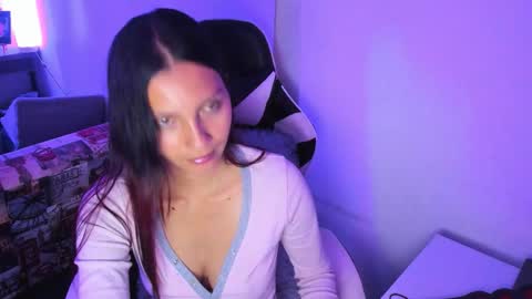 Snapshot of amara_22_ chatting on 01/09/26, 04:48 Liz online show from 01/09/26, 04:48