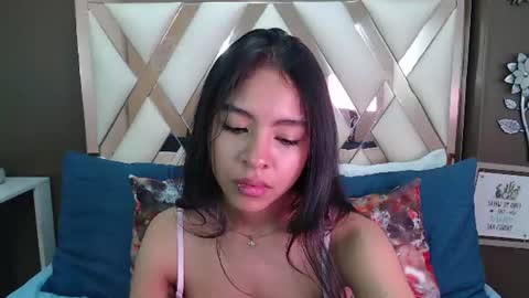 Snapshot of amara_connors chatting on 07/07/26, 04:55 A M A R A online show from 07/07/26, 04:55
