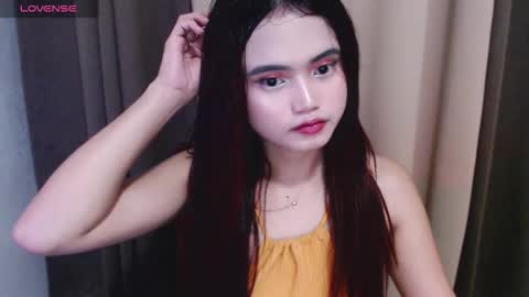 Snapshot of amara_hayami chatting on 11/26/25, 02:12 amara_hayami online show from 11/26/25, 02:12