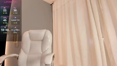 Snapshot of amara_lune chatting on 05/01/26, 01:16 online show from 05/01/26, 01:16