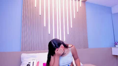 Snapshot of amara_lune chatting on 07/18/26, 03:33 online show from 07/18/26, 03:33