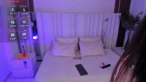 Snapshot of amara_lunee chatting on 05/12/26, 04:09 AMARA online show from 05/12/26, 04:09