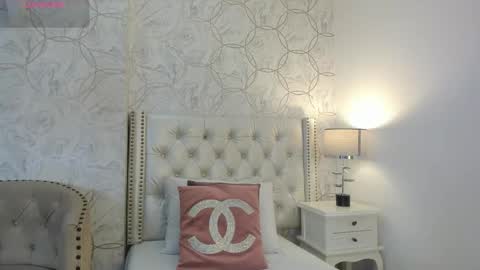 amara_rousse online show from 12/15/25, 11:36