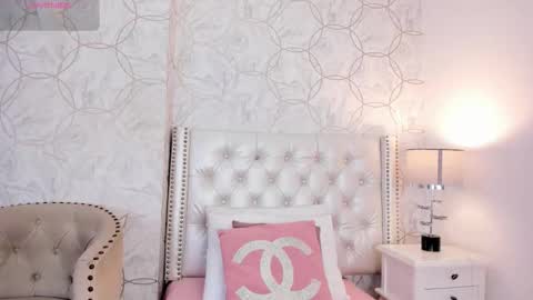 Snapshot of amara_rousse chatting on 01/12/26, 11:26 amara_rousse online show from 01/12/26, 11:26