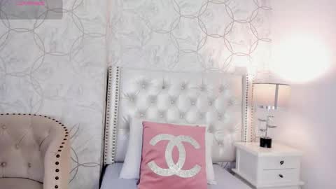 Snapshot of amara_rousse chatting on 01/18/26, 11:36 amara_rousse online show from 01/18/26, 11:36