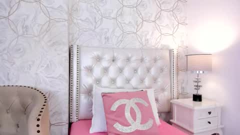 Snapshot of amara_rousse chatting on 02/20/26, 11:43 amara_rousse online show from 02/20/26, 11:43