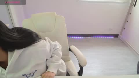 Snapshot of amara_silk chatting on 04/11/26, 05:06 amara_silk online show from 04/11/26, 05:06