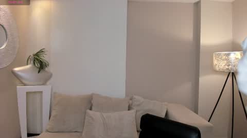 Snapshot of amaradivinex chatting on 07/10/26, 11:24 Amara Di online show from 07/10/26, 11:24