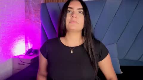 amarahanks_ online show from 11/16/25, 06:02