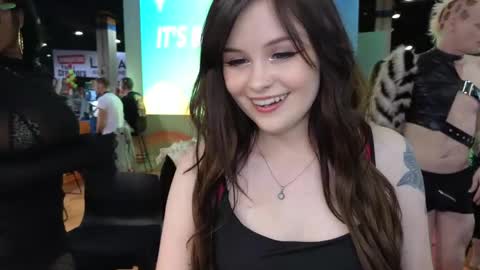 Amara online show from 04/10/26, 10:14