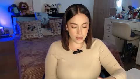 Snapshot of amarat_jolie chatting on 07/10/26, 02:49 Mila online show from 07/10/26, 02:49